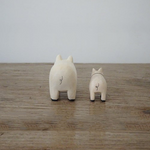 Load image into Gallery viewer, T-Lab. Pole Pole Parent and Child Wooden Pigs
